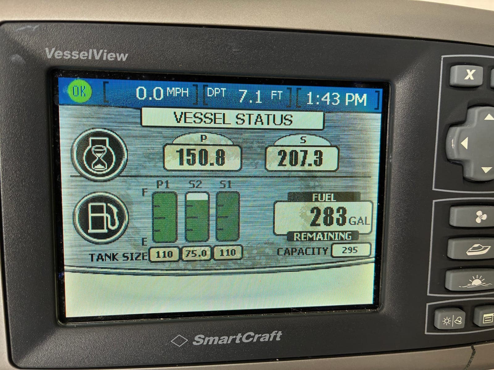 Mercury VesselView display showing different engine hours on a twin outboard setup